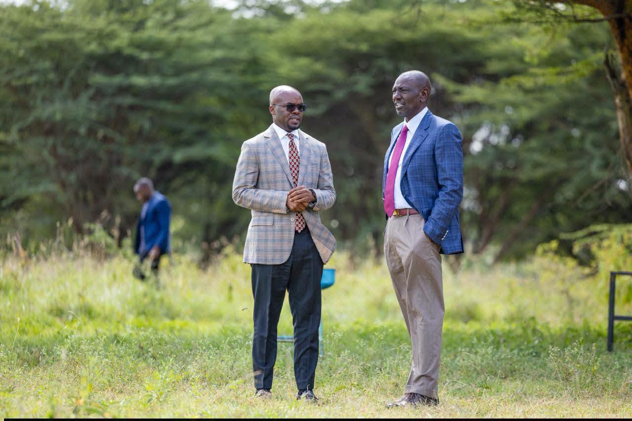 Interior PS Raymond Omollo(L) With President William Ruto. Interior PS Raymond Omollo(L) With President William Ruto.